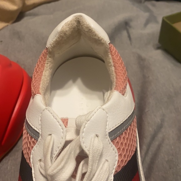 Gucci tennis shoe worn once. - Picture 3 of 7